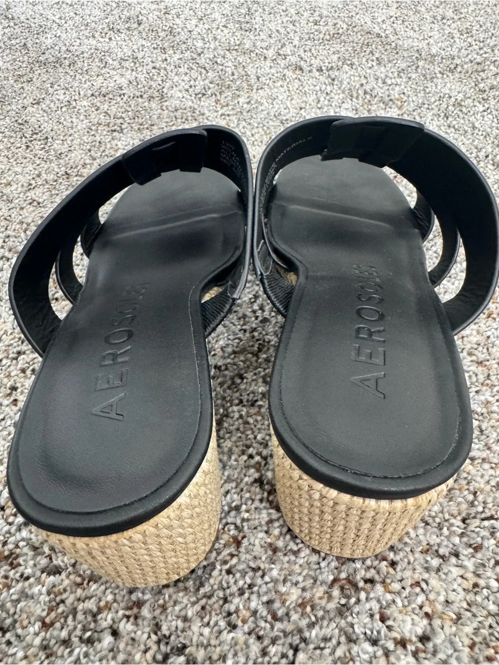 AEROSOLES classic black